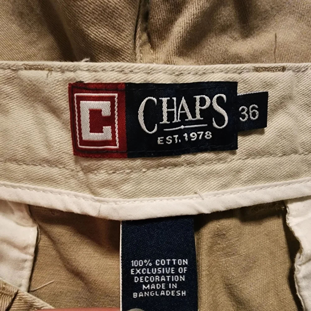 CHAPS Shorts Men's Size 36 Tan Khaki Shorts Zipper Pockets